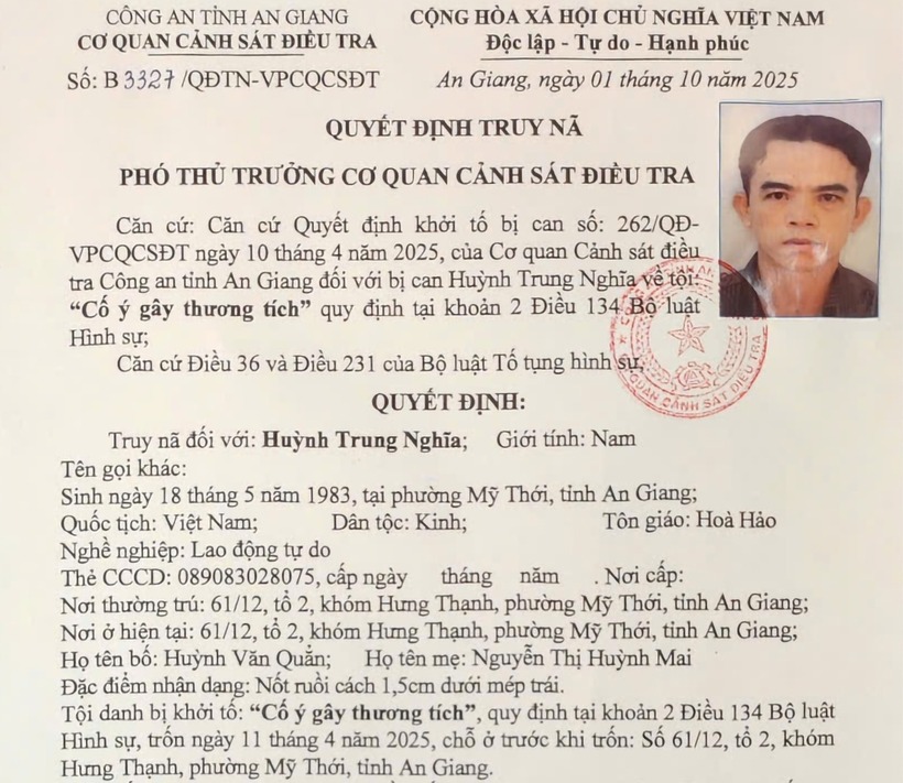 Quyết định truy nã của công an đối với Huỳnh Trung Nghĩa. (Ảnh: Cơ quan công an)