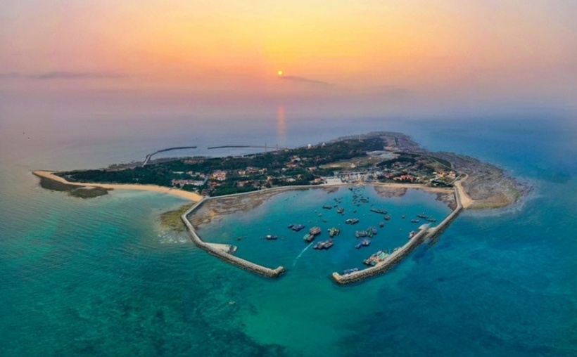 Đảo Bạch Long Vĩ nhìn từ trên cao.