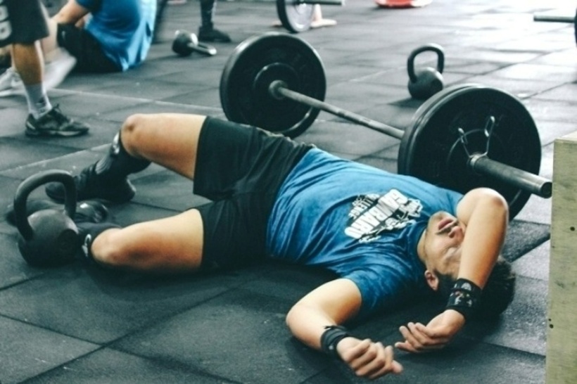 Nếu tập luyện quá giới hạn, bệnh nhân có tiền sử tim mạch, huyết áp, hoặc dị dạng mạch máu não có thể đối diện với nguy cơ đột quỵ đột ngột trong khi chơi thể thao. Ảnh minh họa.