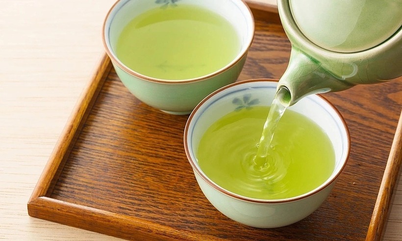 Trà xanh là thức uống an toàn, thơm ngon và không chứa calo cho thận khỏe mạnh.