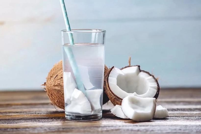 Nước dừa là một món thức uống giàu dinh dưỡng và khoáng chất, được rất nhiều người ưa thích.