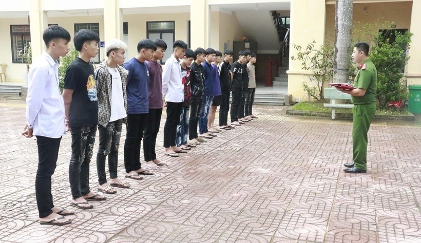 Các đối tượng bị bắt giữ. Ảnh: Tiền phong