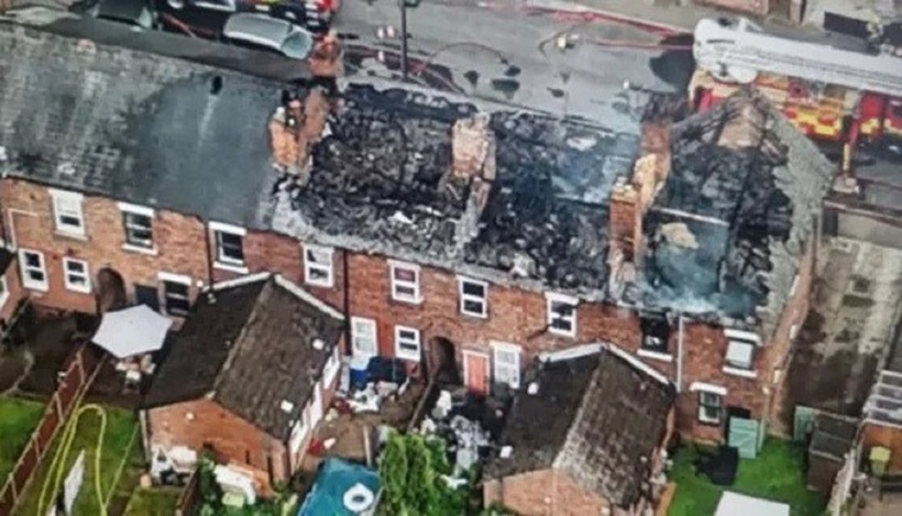 Vụ nổ thiêu rụi nhiều ngôi nhà, 3 người nhập viện. Ảnh: NĐT