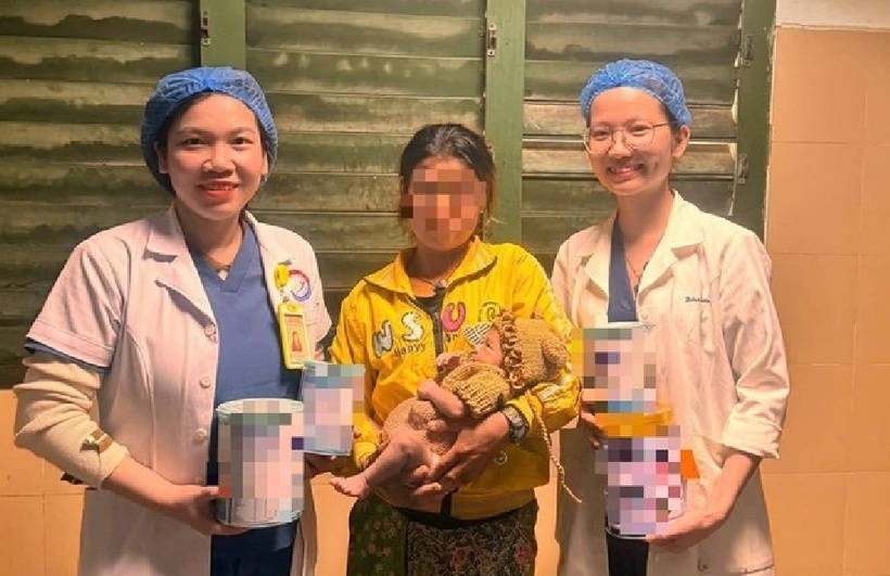 Sau 28 ngày điều trị tích cực, bé đã hồi phục tốt và được xuất viện. Ảnh: Báo Sức khỏe và Đời sống.