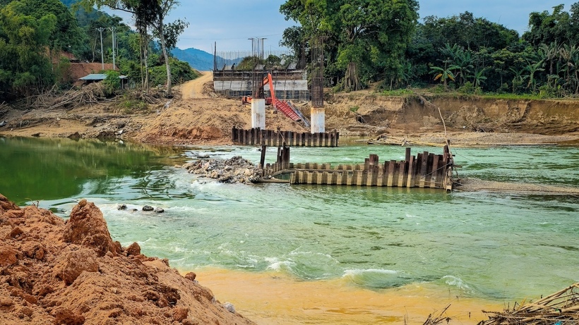 Do chịu ảnh hưởng bởi thiên tai, cũng như địa hình khó tiếp cận, một số hạng mục cầu tại dự án Đồng Đăng - Trà Lĩnh đang được khoanh vùng là đường găng tiến độ