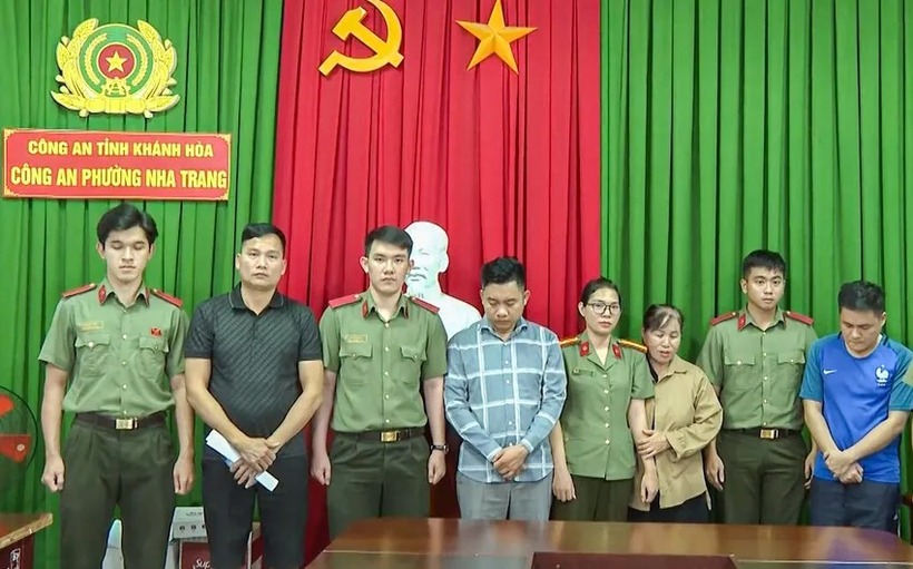 Nhóm nghi can bị bắt giữ. (Ảnh: Pháp luật TP.HCM)