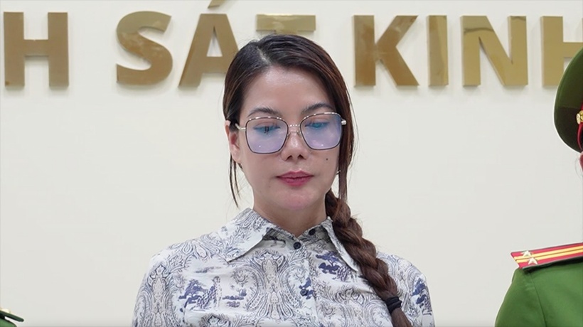 Trương Ngọc Ánh bị Công an TP.HCM bắt tạm giam để điều tra hành vi chiếm đoạt tài sản của các cổ đông và người quen, xảy ra trong thời gian nữ diễn viên, người mẫu này giữ vai trò đại diện pháp luật của Công ty Cổ phần Bất động sản Đất Rồng. Ảnh: VietNamNet.