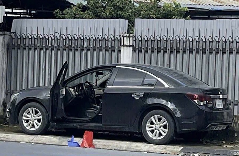 Thi thể cô gái bốc mùi trong cốp ô tô đậu ven đường. Ảnh: Vnexpress.