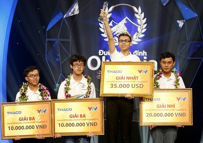 Trần Thế Trung (Nghệ An) vô địch cuộc thi Đường lên đỉnh Olympia năm 2019. Ảnh: VTC News