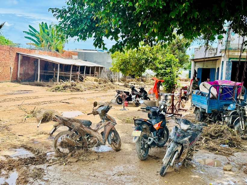 Hiện trường sau khi nước rút ở Tuy Phong. (Ảnh: Báo Lâm Đồng)