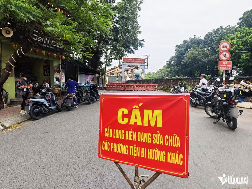 Sở Xây dựng Hà Nội thông báo điều chỉnh giao thông phục vụ sửa chữa cầu Trần Nhật Duật. Ảnh:&nbsp; VietNamnet