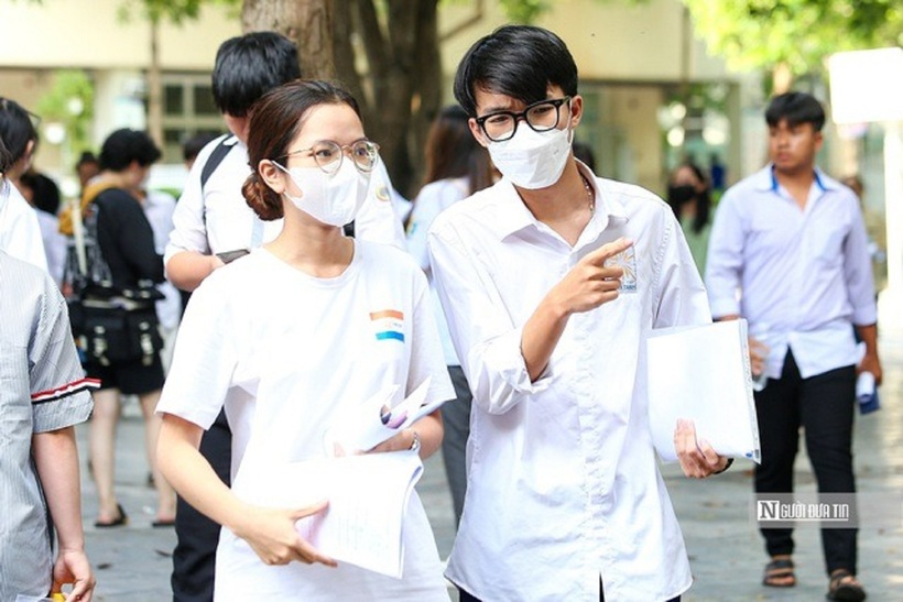 Học sinh ủng hộ việc bỏ dần phương thức xét tuyển học bạ (Ảnh: Hữu Thắng).