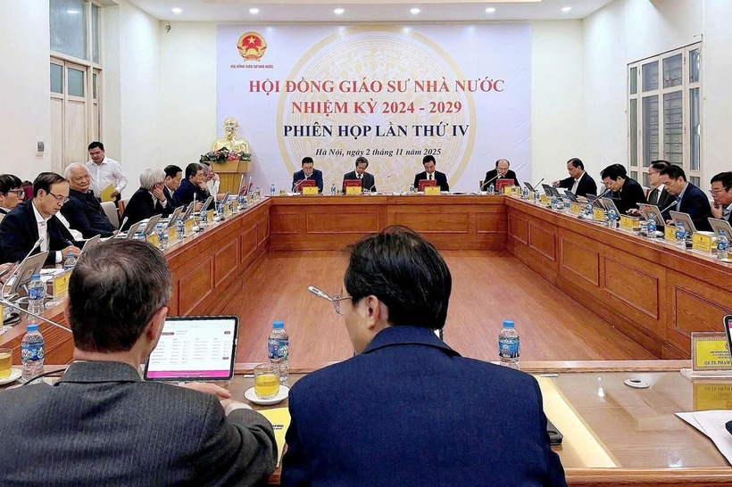 Hội đồng Giáo sư Nhà nước đã họp và thông qua hồ sơ của 900 ứng viên, trong đó có 71 ứng viên giáo sư, 829 ứng viên phó giáo sư. Ảnh: VietNamnet