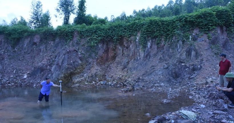 Hiện trường khu vực khai thác trái phép. (Ảnh: Công an Bắc Ninh)