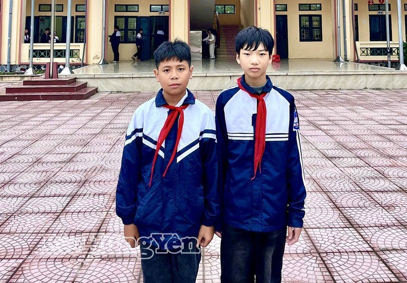 Học sinh Phạm Tuấn Điệp (bên trái) và An Quảng Bình (bên phải). Ảnh: Báo Hưng Yên
