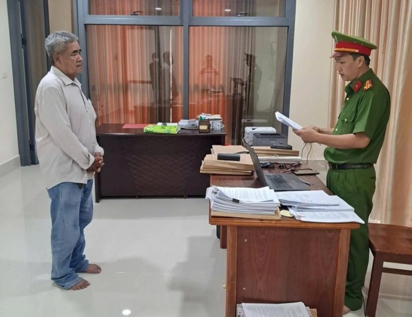 Qua giới thiệu, Trần Văn Ba đã liên hệ mua tổng cộng 41 hóa đơn khống để trốn thuế gần 1 tỷ đồng. Ảnh: Tuổi Trẻ.