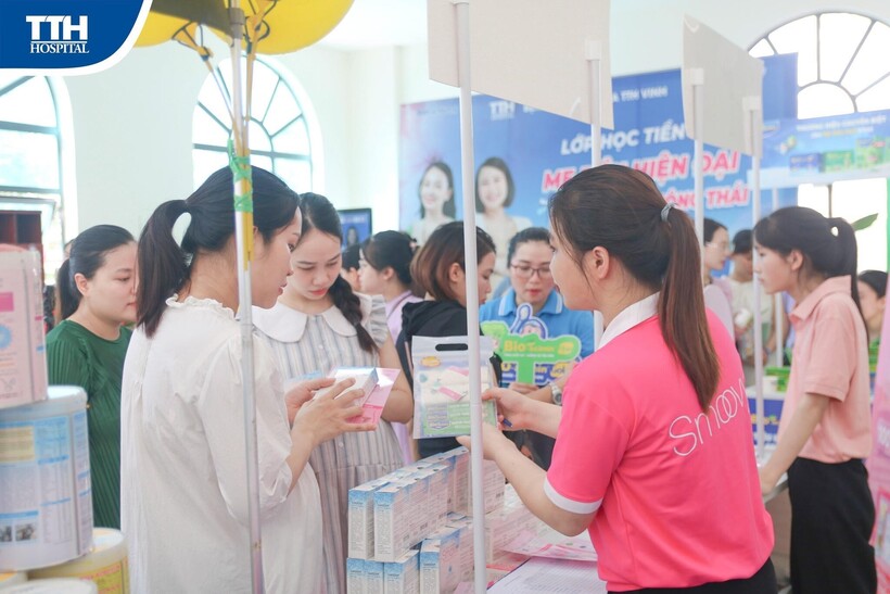 Smoovy gửi đến các mẹ bầu phần quà khi tham gia lớp học tiền sản