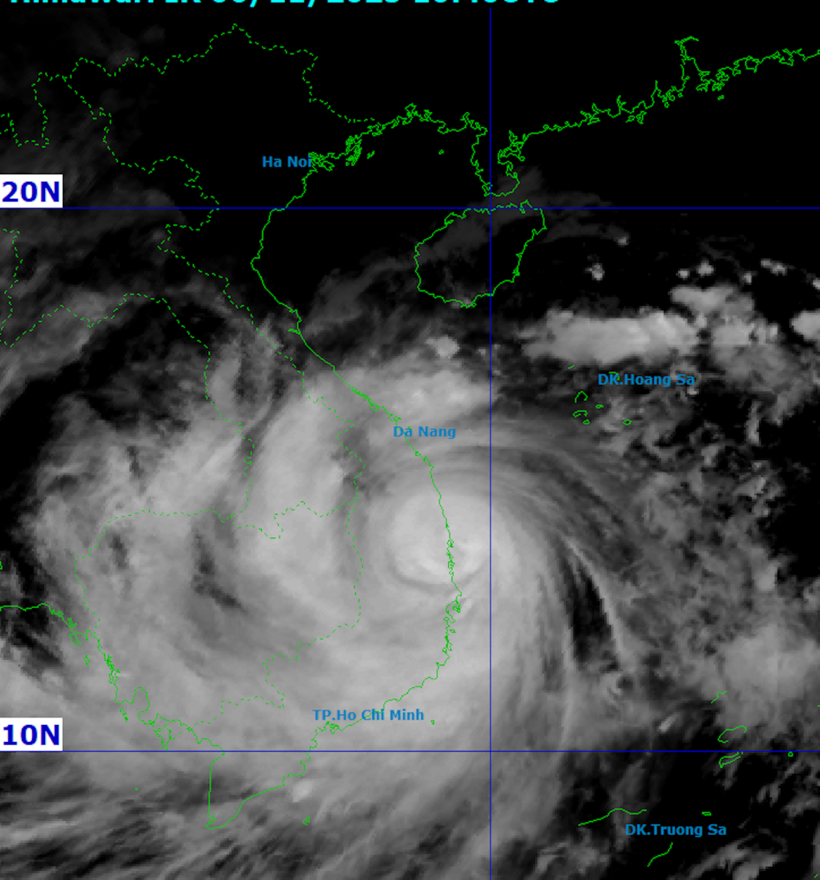 Ảnh vệ tinh cơn bão lúc 18h ngày 6/11. Ảnh: NCHMF