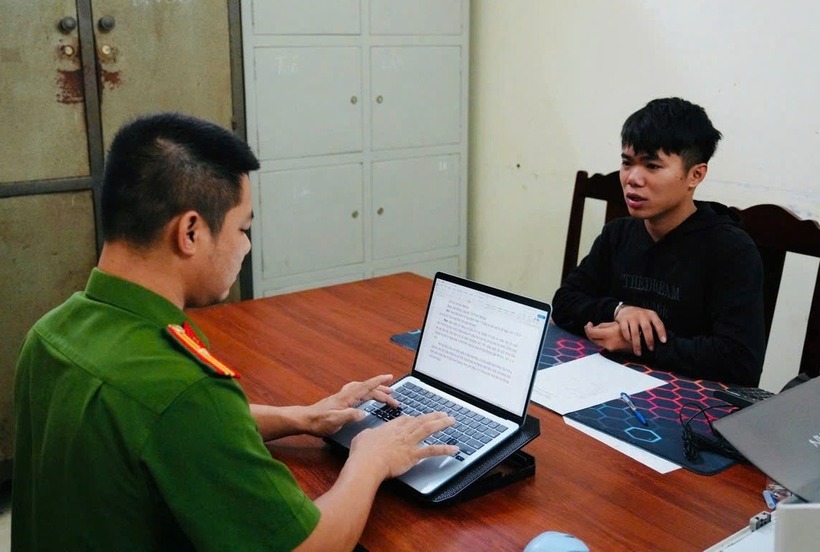 Nguyễn Trung Đức tại cơ quan công an. Ảnh: Công an Phú Thọ