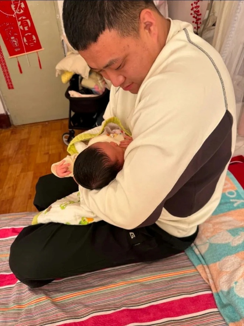 Hiện hai mẹ con hiện đều khỏe mạnh và anh Tiêu cũng gửi lời cảm ơn đến tất cả mọi người. Ảnh: Saostar.