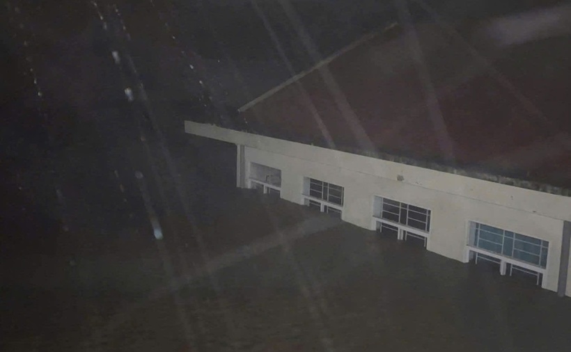 Người dân vùng hạ du như thôn Kỳ Lộ, xã Phú Mỡ, tỉnh đắk Lắk bị ngập nặng.