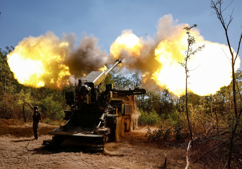 Phòng tuyến Ukraine sụp đổ liên hoàn. Ảnh: Reuters