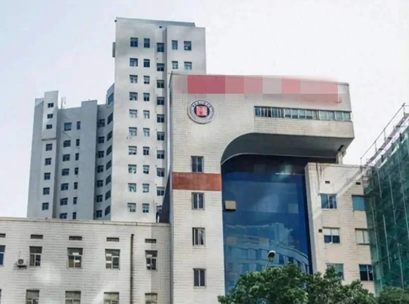 Nơi làm việc của cả hai.