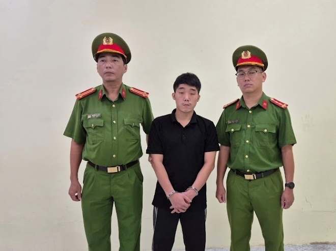 Cơ quan công an bắt giữ đối tượng. Ảnh: Báo Công an TP.HCM