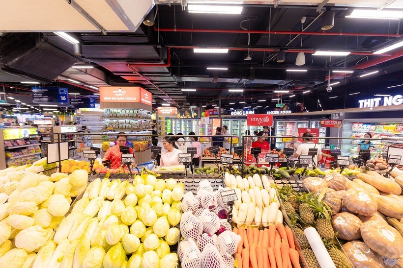 Khu vực thực phẩm tươi sống: Hoa quả, thịt, cá, hải sản,… tại siêu thị Co.op Mart Pro Vũ Yên