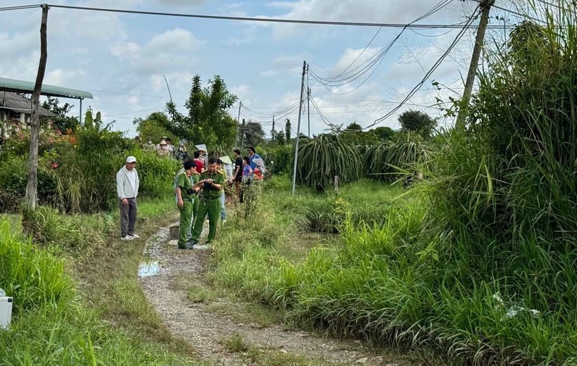 Cơ quan chức năng tại hiện trường. Ảnh: CAND