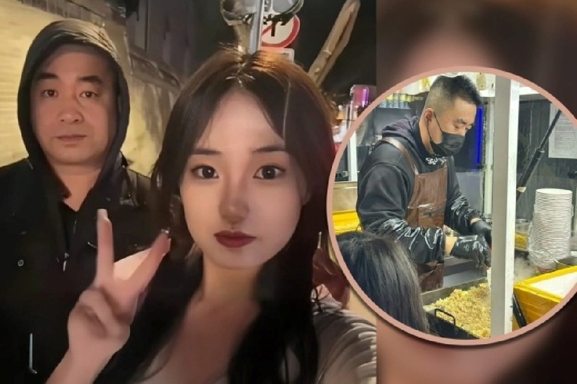 Ông Li học nấu cơm rang, mì xào với mục đích để con được ăn ngon mỗi ngày. Ảnh: SCMP.