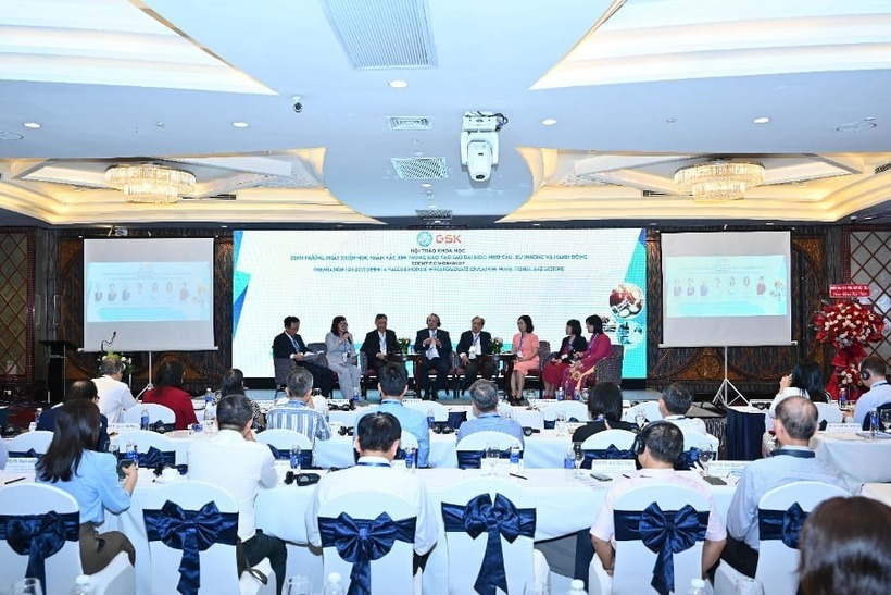 Toàn cảnh hội thảo “Định hướng phát triển học phần vắc-xin trong đào tạo sau đại học: Nhu cầu, xu hướng và hành động”