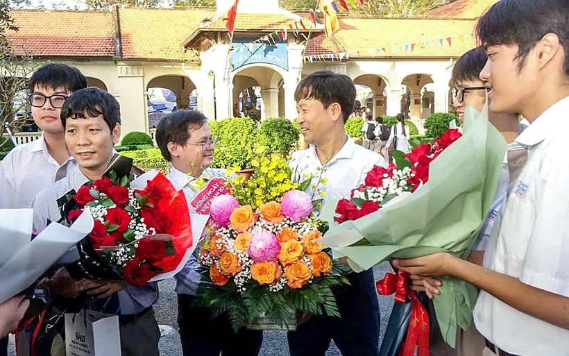 Ngày Nhà giáo Việt Nam 20/11 là ngày các thế hệ học trò hướng tới, tri ân những người từng dạy dỗ, dìu dắt mình trưởng thành. Ảnh minh họa