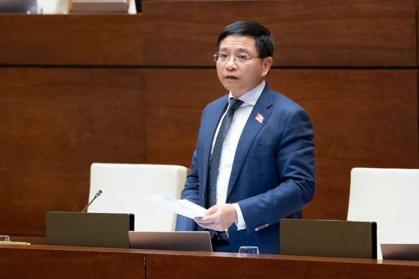 Bộ trưởng Bộ Tài chính Nguyễn Văn Thắng phát biểu làm rõ ý kiến của đại biểu (Ảnh: Media Quốc hội).