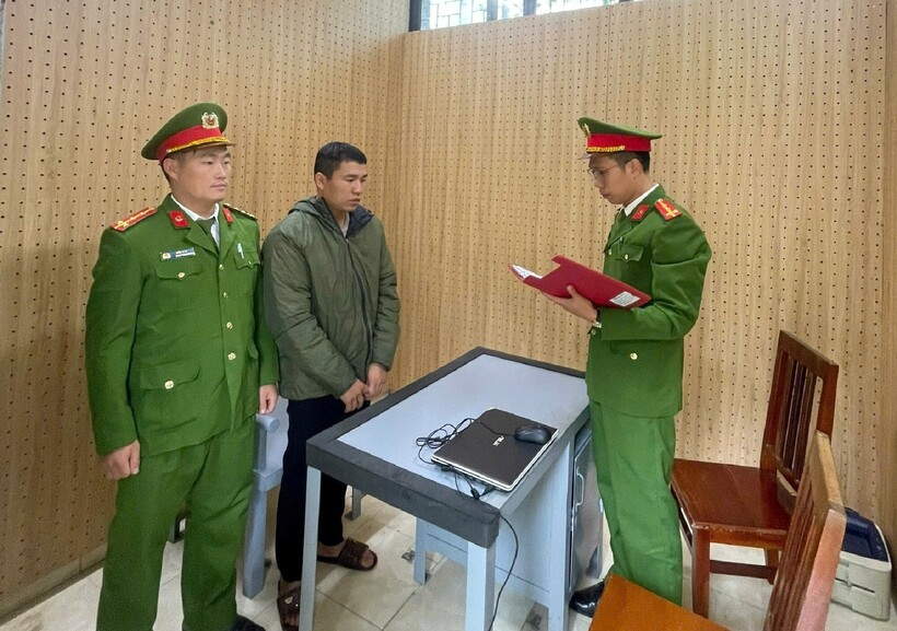 Đinh Văn Tiệp tại cơ quan công an. Ảnh: Công an tỉnh Sơn La.