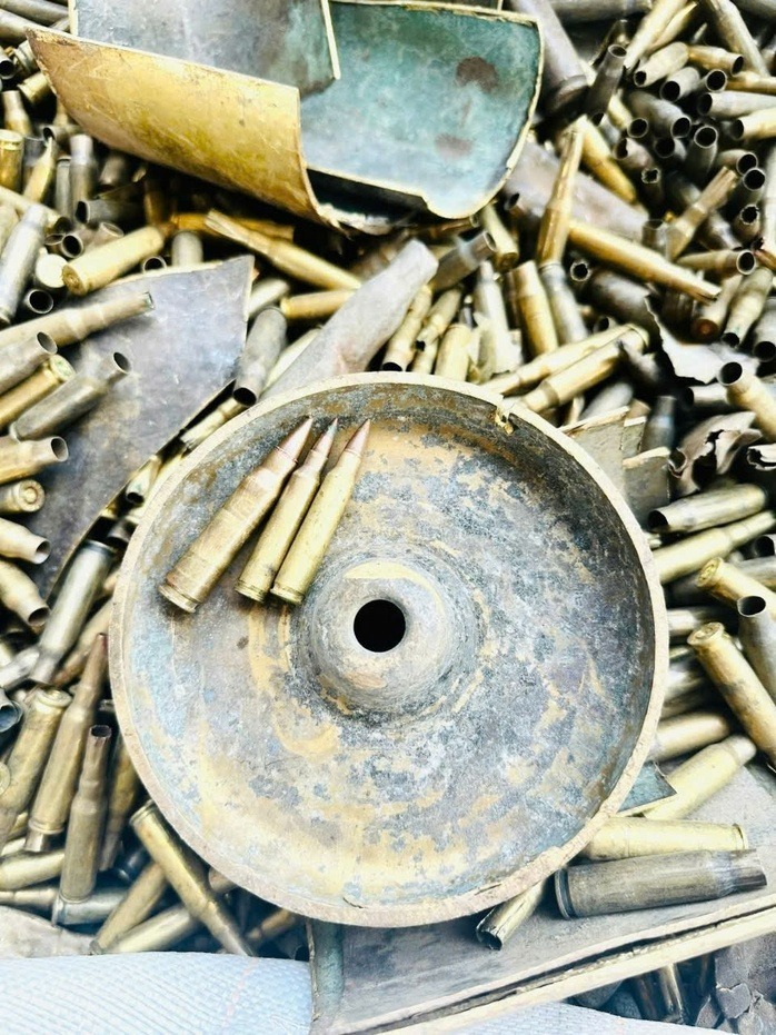 Theo kết luận giám định, một số viên đạn trong lô hàng còn sử dụng để bắn được. (Ảnh: Người lao động)