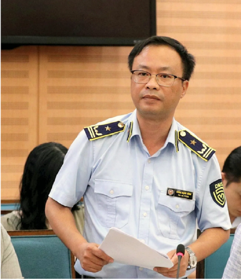 Phó Chi cục trưởng Chi cục Quản lý thị trường (QLTT) Hà Nội Dương Mạnh Hùng. Ảnh: Hoài Nam