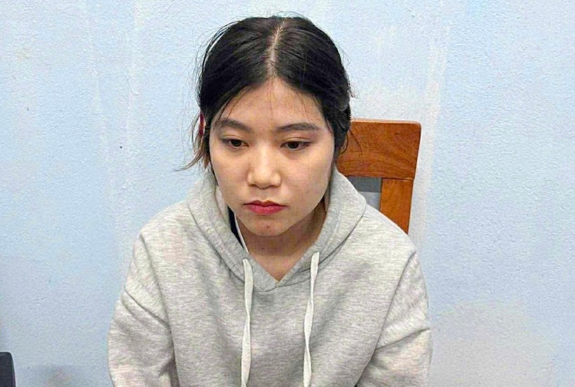 Bị can Bùi Thị Thu Hà khai do mâu thuẫn và trầm cảm, muốn trả thù chồng nên đã ra tay giết con trai rồi tự tử song bất thành. Ảnh: PLO.