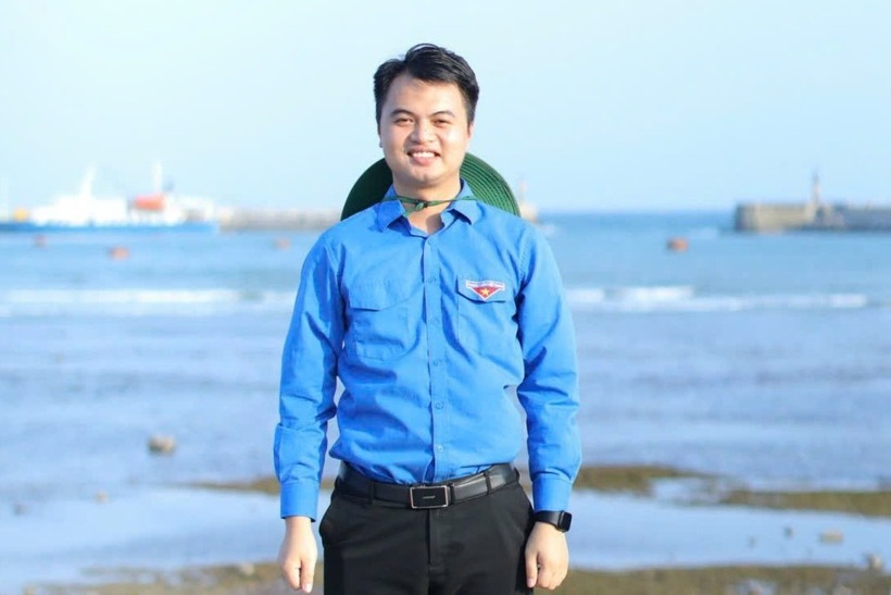 Đoàn Bá Tráng, là thủ khoa vừa tốt nghiệp xuất sắc ngành Sư phạm Hóa học của Trường Đại học Sư phạm Hà Nội 2 năm nay.