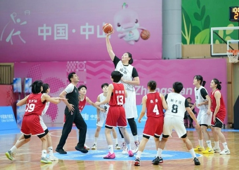 Chiều cao 2,26m của Tử Vũ đến từ tổ hợp giữa yếu tố di truyền và quá trình nuôi dưỡng chuyên nghiệp. Ảnh: Tạp chí Tri thức.