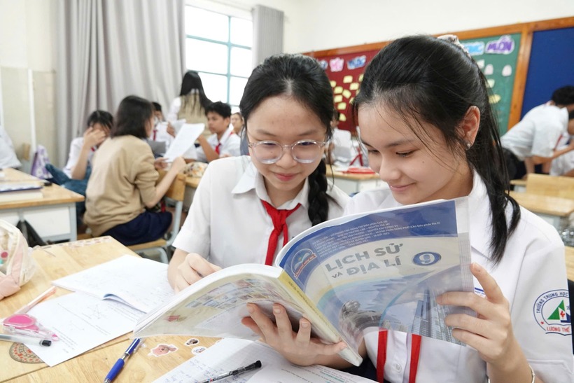 Xây dựng bộ sách giáo khoa thống nhất toàn quốc, sử dụng từ năm học 2026-2027 là nhiệm vụ được nêu tại Nghị quyết về Kế hoạch phát triển kinh tế - xã hội năm 2026. Ảnh minh họa