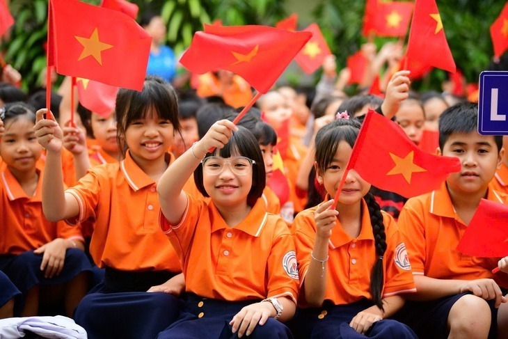 Học sinh ở TP.HCM được miễn phí bảo hiểm y tế. Ảnh: Báo Tuổi trẻ.