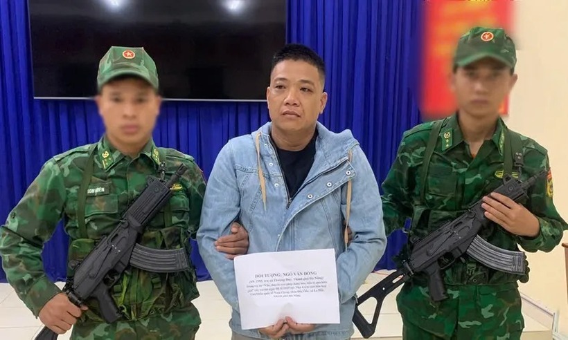 Lái xe Ngô Văn Đồng vận chuyển thuê 2 miếng vàng 9999. Ảnh: PLO.