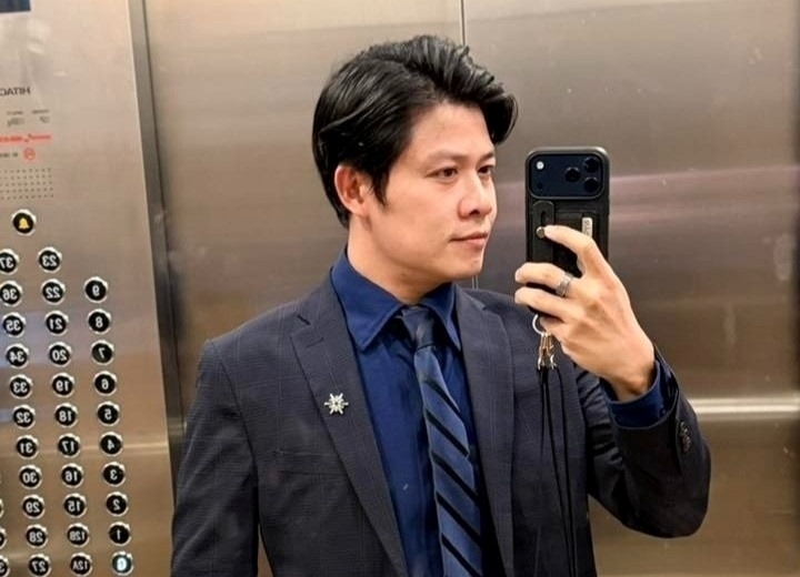 Nhạc sĩ Nguyễn Văn Chung đi thi ngành Sư phạm Âm nhạc tại Nhạc viện TP.HCM. Ảnh: Tạp chí Tri thức.