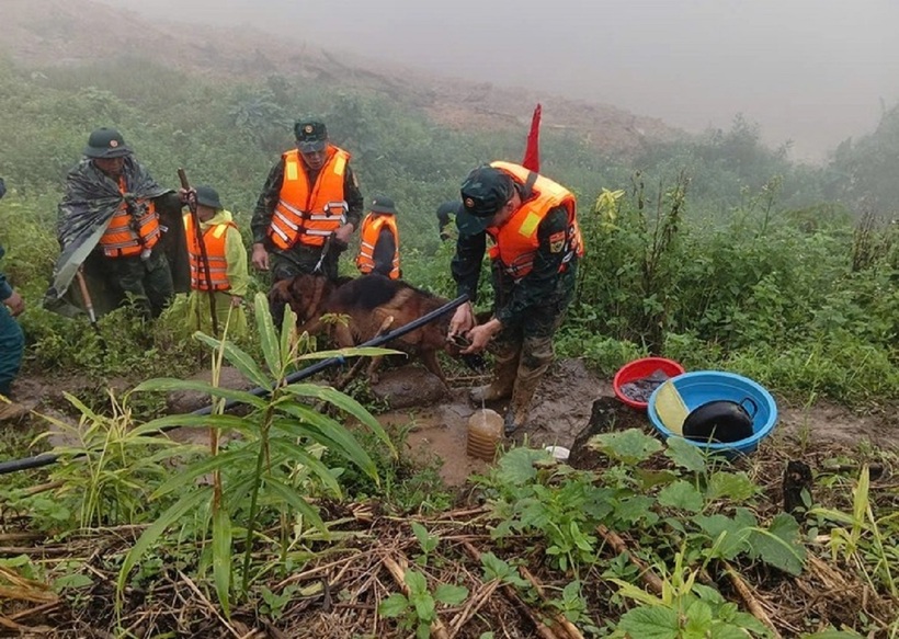 Công tác tiếp tế lương thực, nước uống và trang thiết bị y tế cho lực lượng cứu hộ được bảo đảm đầy đủ.