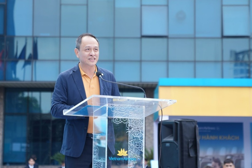 Tổng giám đốc Lê Hồng Hà phát biểu khai mạc, khẳng định chiến lược phát triển nguồn nhân lực bền vững, nhấn mạnh người lao động là tài sản quý giá nhất và Vietnam Airlines luôn sẵn sàng đồng hành cùng thế hệ trẻ Việt Nam trên hành trình tìm kiếm cơ hội mới.