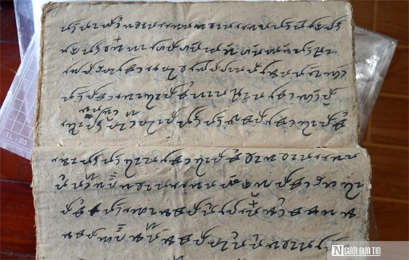 Tư liệu chữ viết của người Thái được ông sưu tầm có giá trị lịch sử hàng trăm năm.
