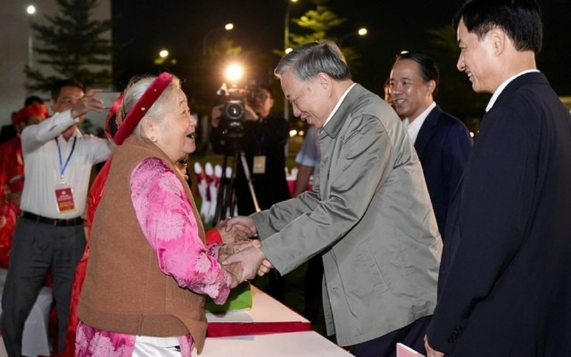 Tổng Bí thư Tô Lâm đã tới dự Ngày hội Đại đoàn kết toàn dân tộc năm 2025 tại phường Thượng Cát, TP. Hà Nội (ảnh: Cổng thông tin điện tử Thành phố Hà Nội).