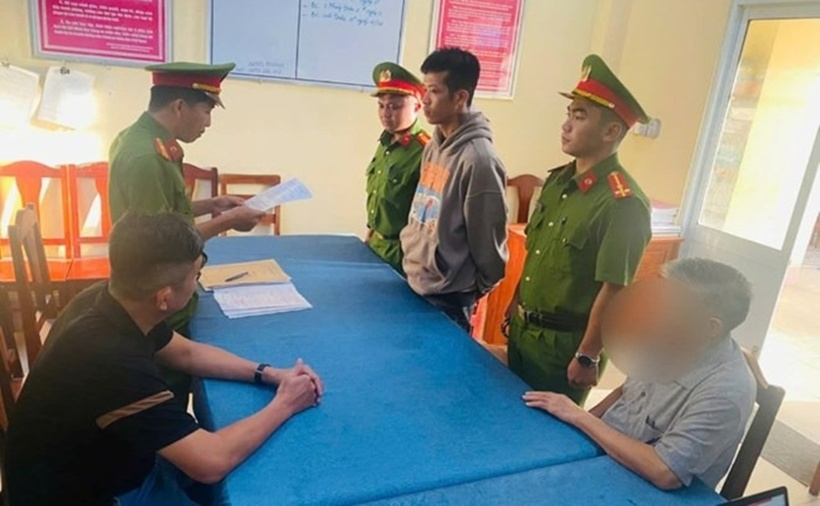 Trần Văn An đã sử dụng dao tấn công K vì chuyện K đi tiểu trước cửa nhà cha mình. (Ảnh: Cơ quan công an)