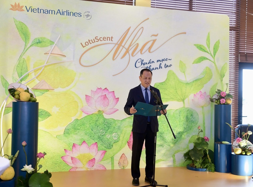 Tổng giám đốc Lê Hồng Hà chia sẻ, "Nhã" là một thành tố quan trọng trong phong cách phục vụ và là bước tiến thiết thực trên hành trình hướng tới hãng hàng không 5 sao quốc tế mang bản sắc Việt của Vietnam Airline